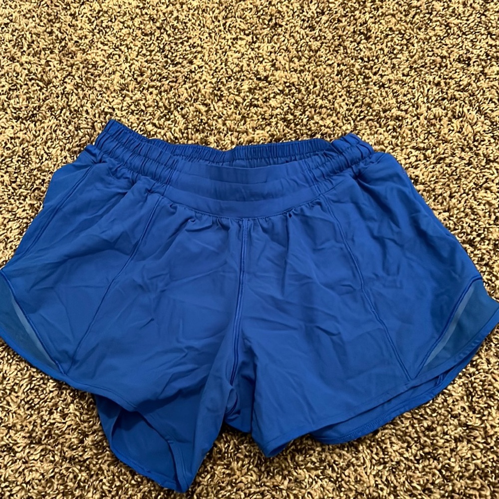 Lululemon Athletic Shorts; size 6; slight pilling